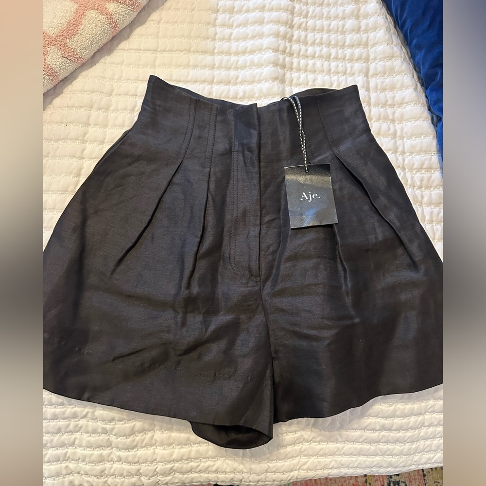 AJE evermore flip shorts size 6